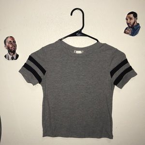 Crop trop with stripped sleeves